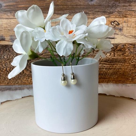 Jewelry - Pearl Dangle Earings